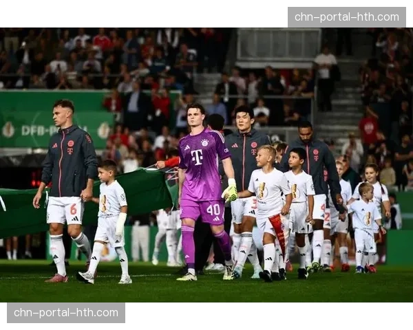 替补席的守护者：记录拜仁第三门将的日常训练与团队角色