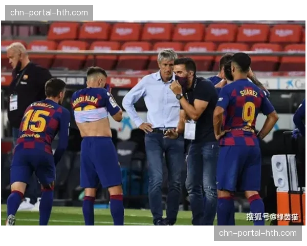 转播插播:由于主赞助商争议言论,德甲直播中首次出现用虚拟广告牌技术实时替换场边广告的情况。